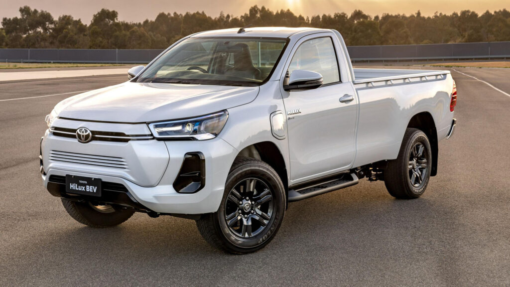 Toyota Hilux BEV