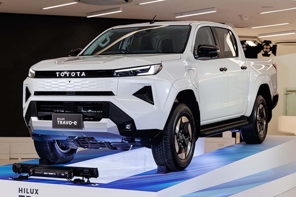 Toyota Travo 2026: Armouring & Bulletproof Glass Solutions by Dynamic Defense Solutions 4 Toyota Hilux Travo 9 1