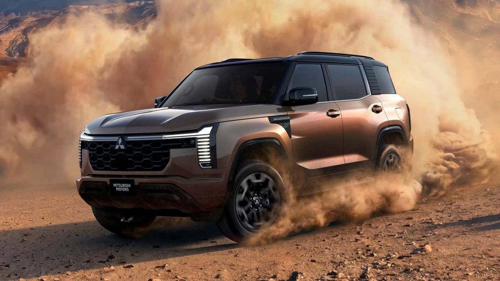 2027 mitsubishi pajero 1